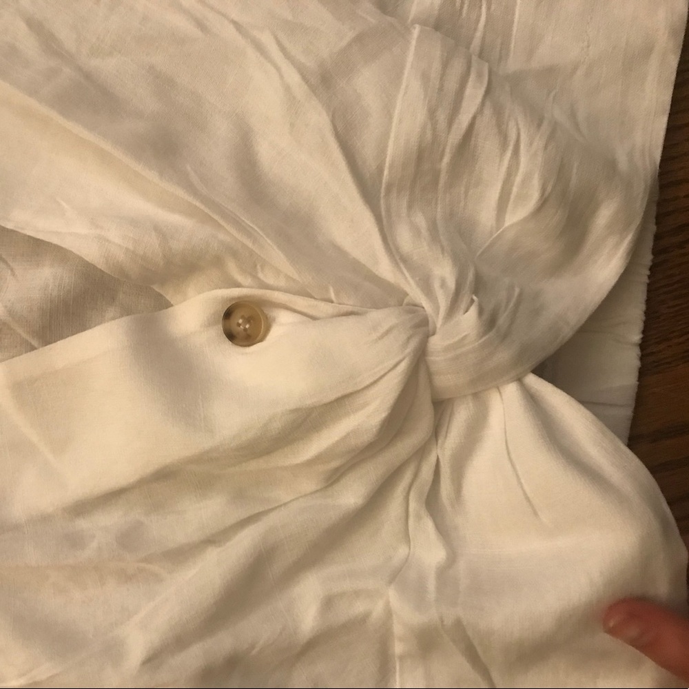 NWT Cropped boho flowy twist shirt with button - Picture 3 of 7